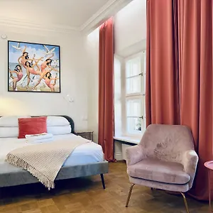 Mint Luxury At The Main Square Apartamento